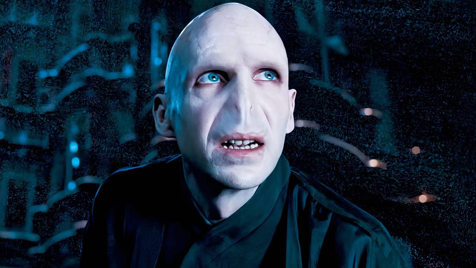 Ralph Fiennes as Lord Voldemort looking afraid in Harry Potter (1)