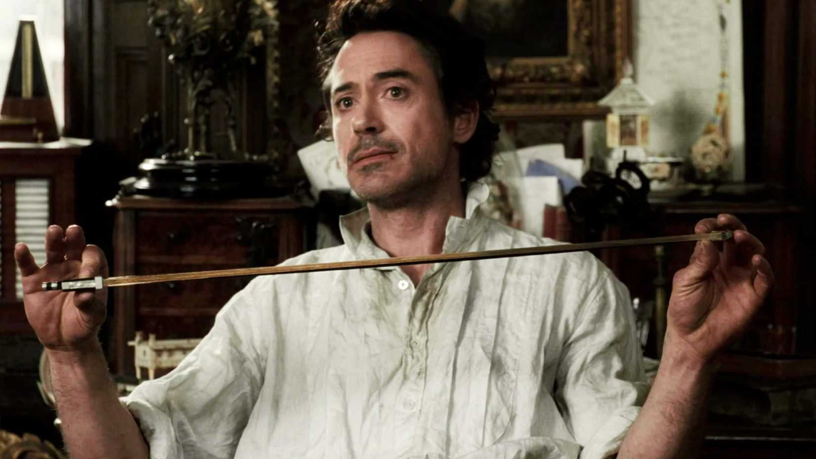 Robert Downey Jr. como Sherlock Holmes
