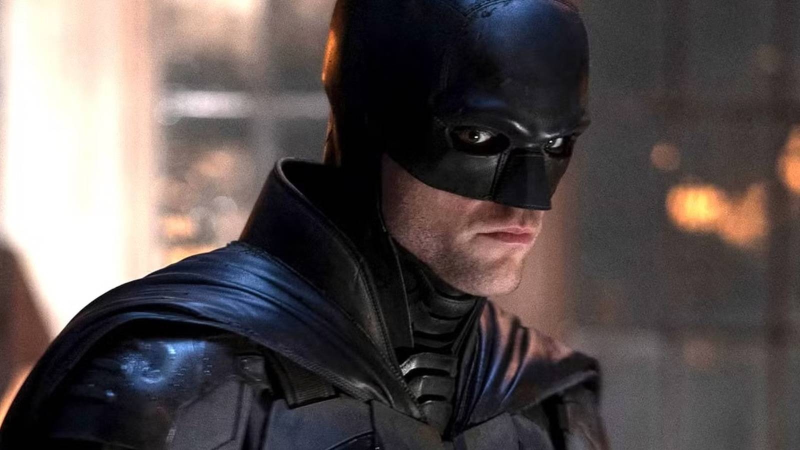 Robert Pattinson in costume as batman
