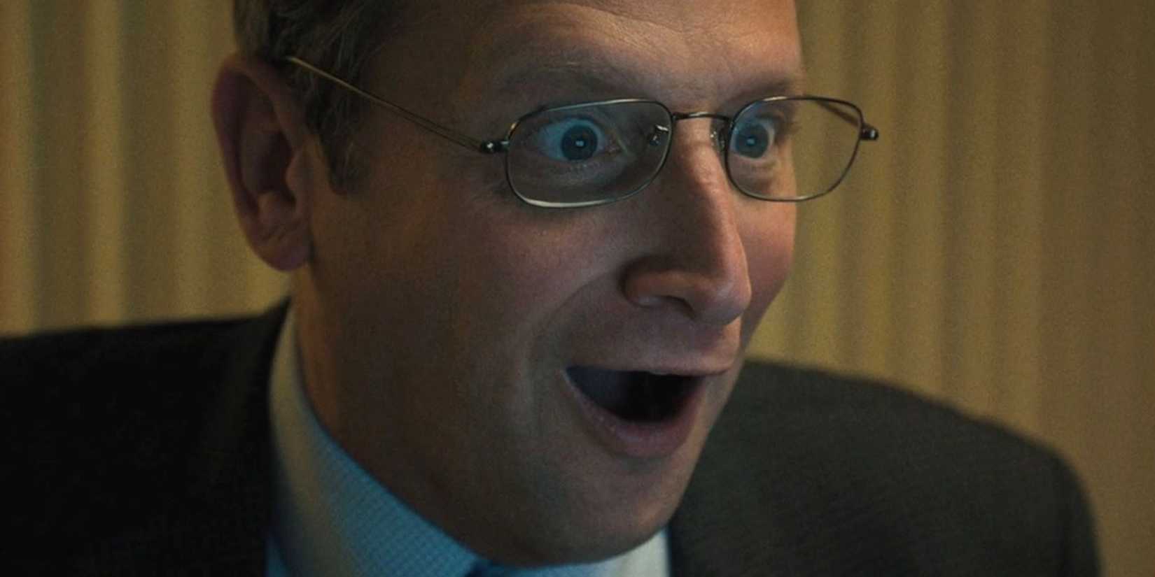 Ron com aparência animada em The Chair Company