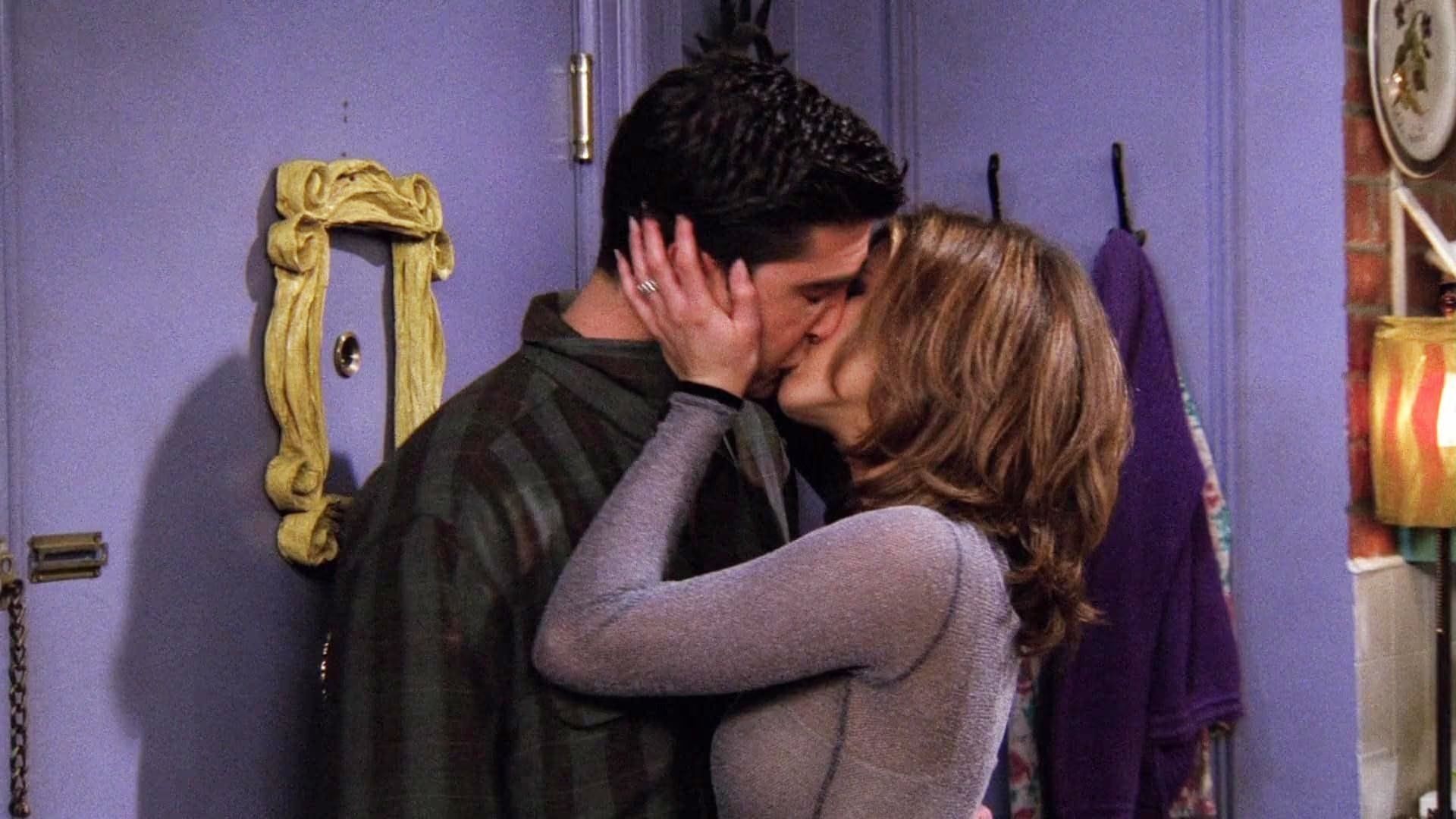 ross-and-rachel-kissing-in-friends Friends: A Complete Timeline of Ross & Rachel's Relationship