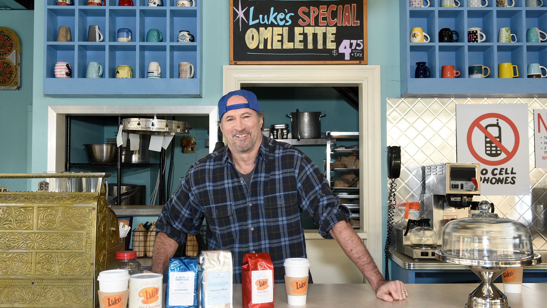 Warner Bros. Studio Tour Invites You To Celebrate Gilmore Girls' 25th Anniversary At Stars Hollow