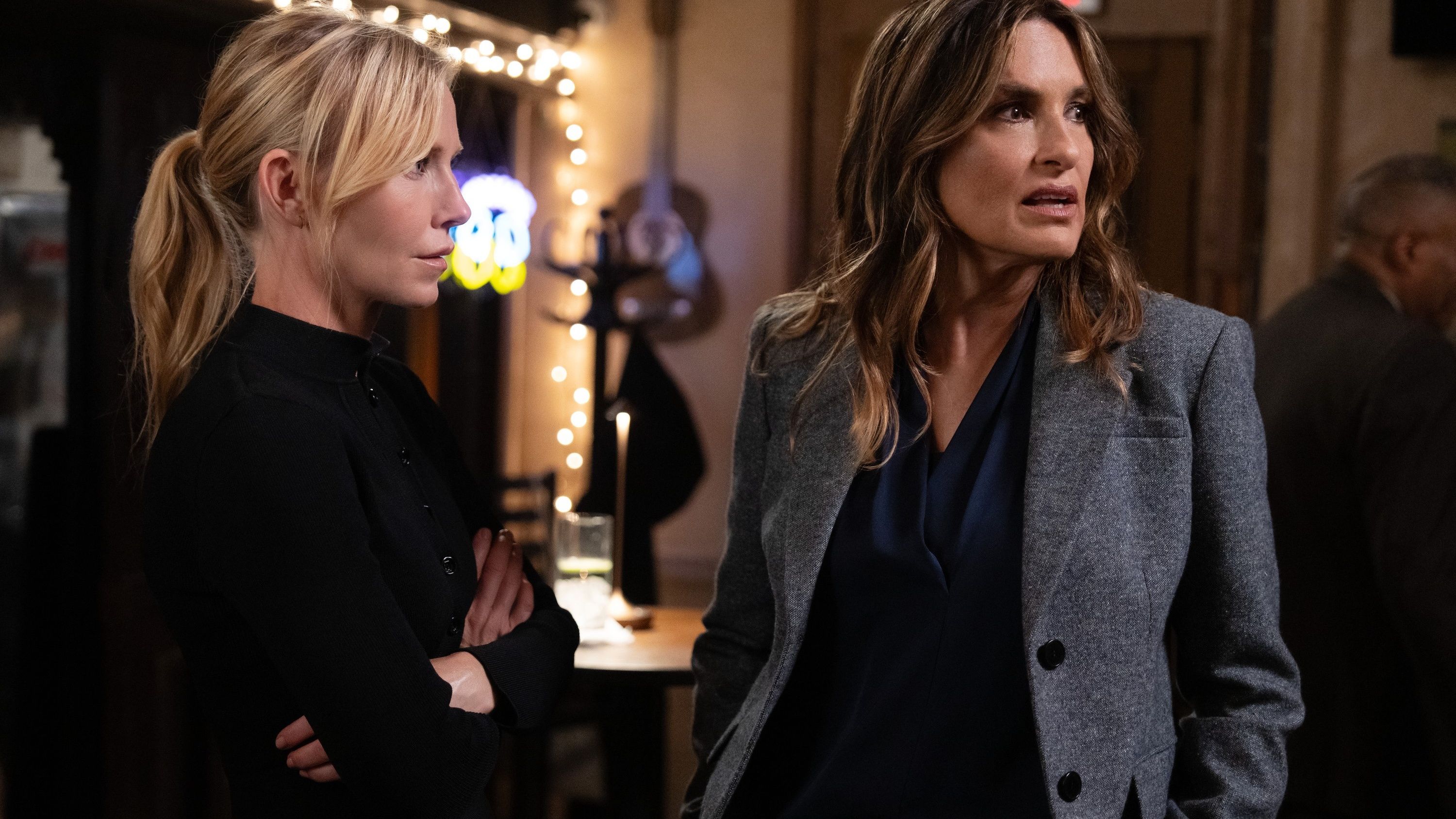 Kelli Giddish and Mariska Hargitay talking in Law & Order: SVU season 27, episode 1