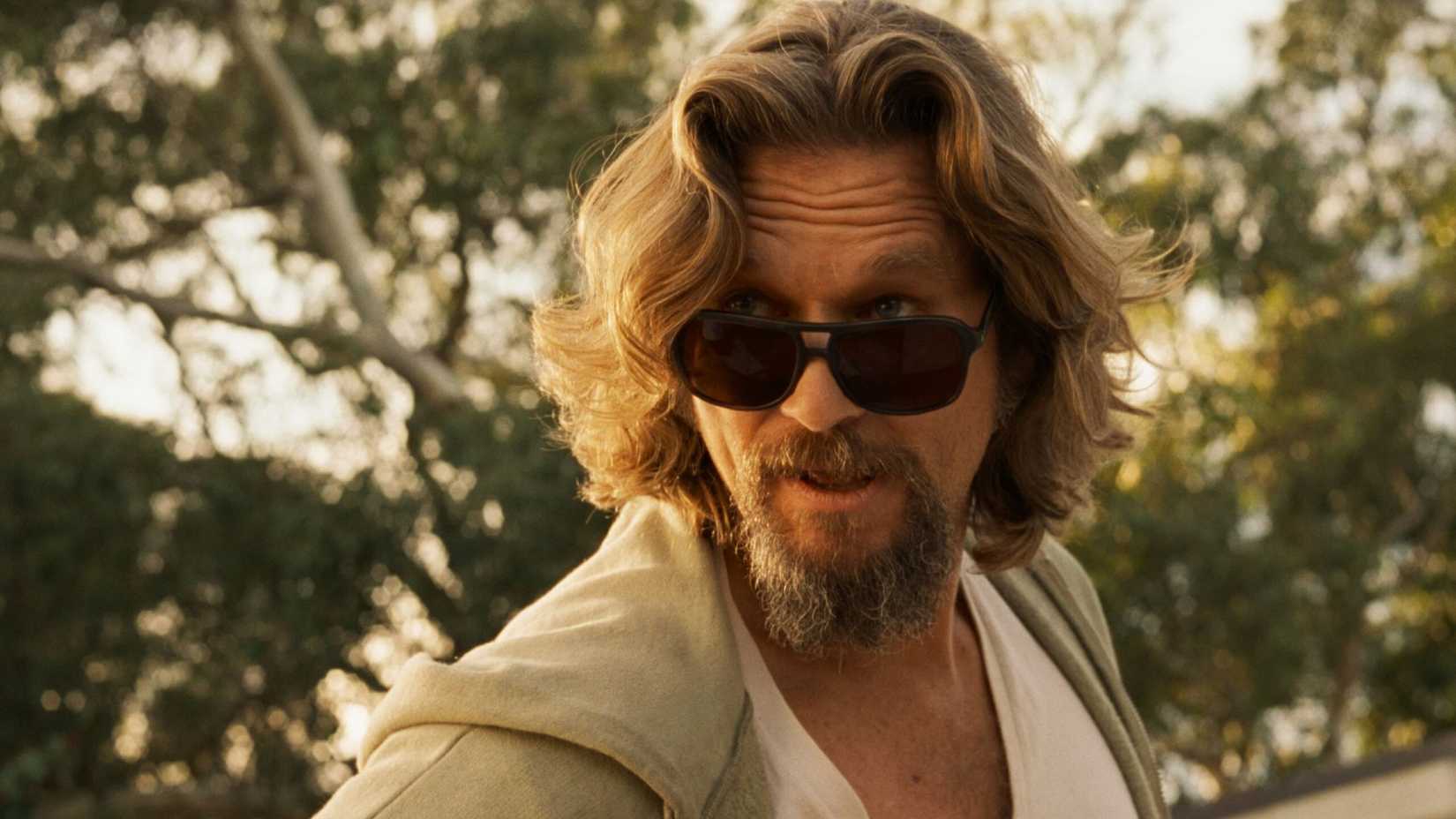 The Dude looks over his glasses while talking in The Big Lebowski