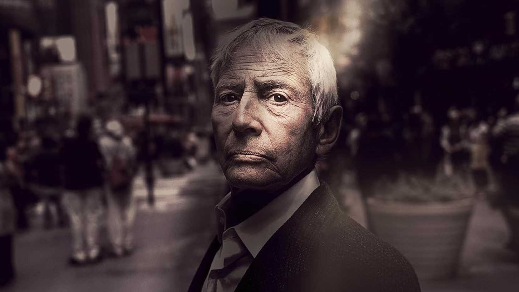 Robert Durst em uma multidão.