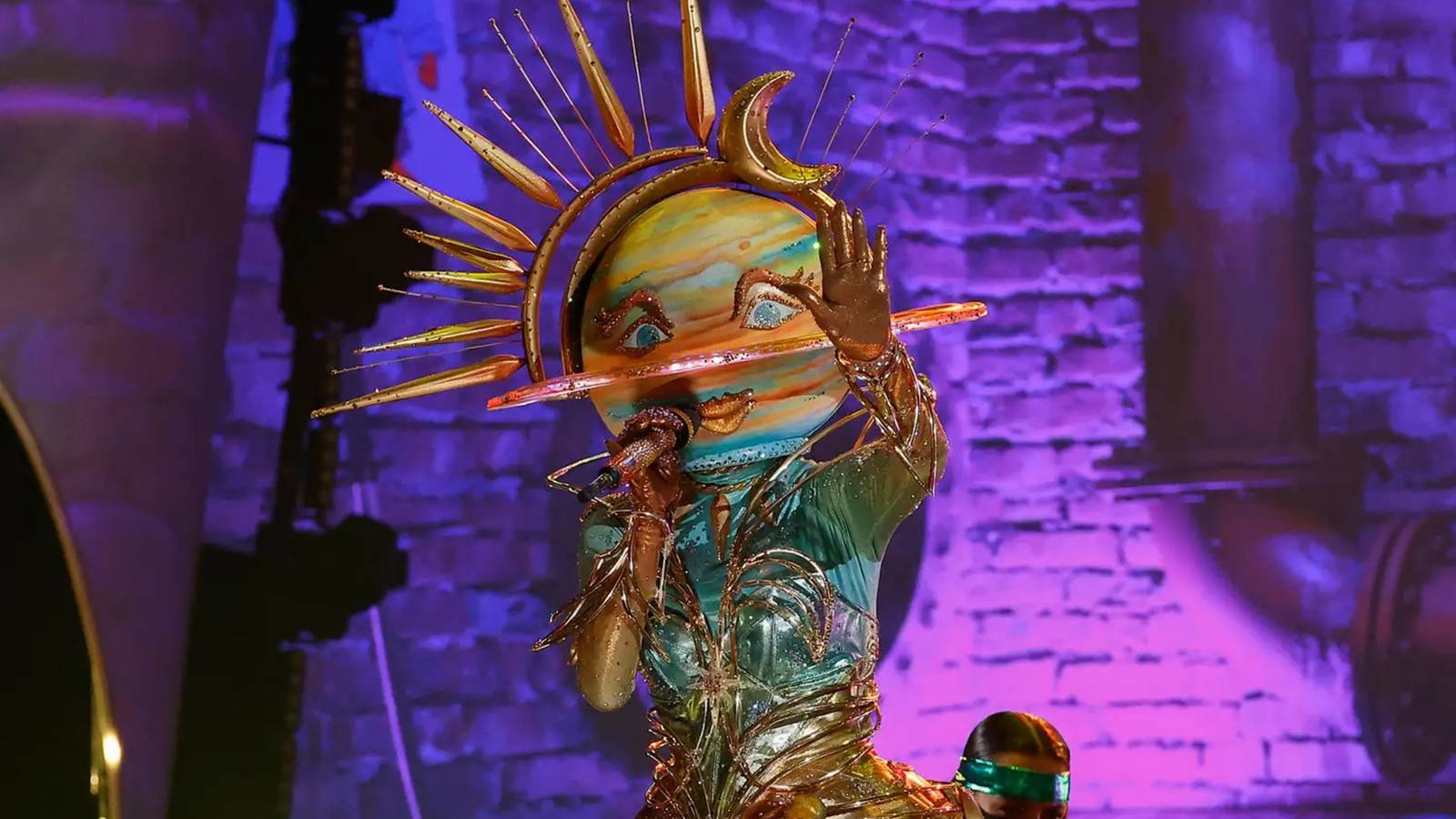 This Clue From Masked Singer Ozzfest Night All But Confirms Galaxy Girl's Identity (SPOILERS)