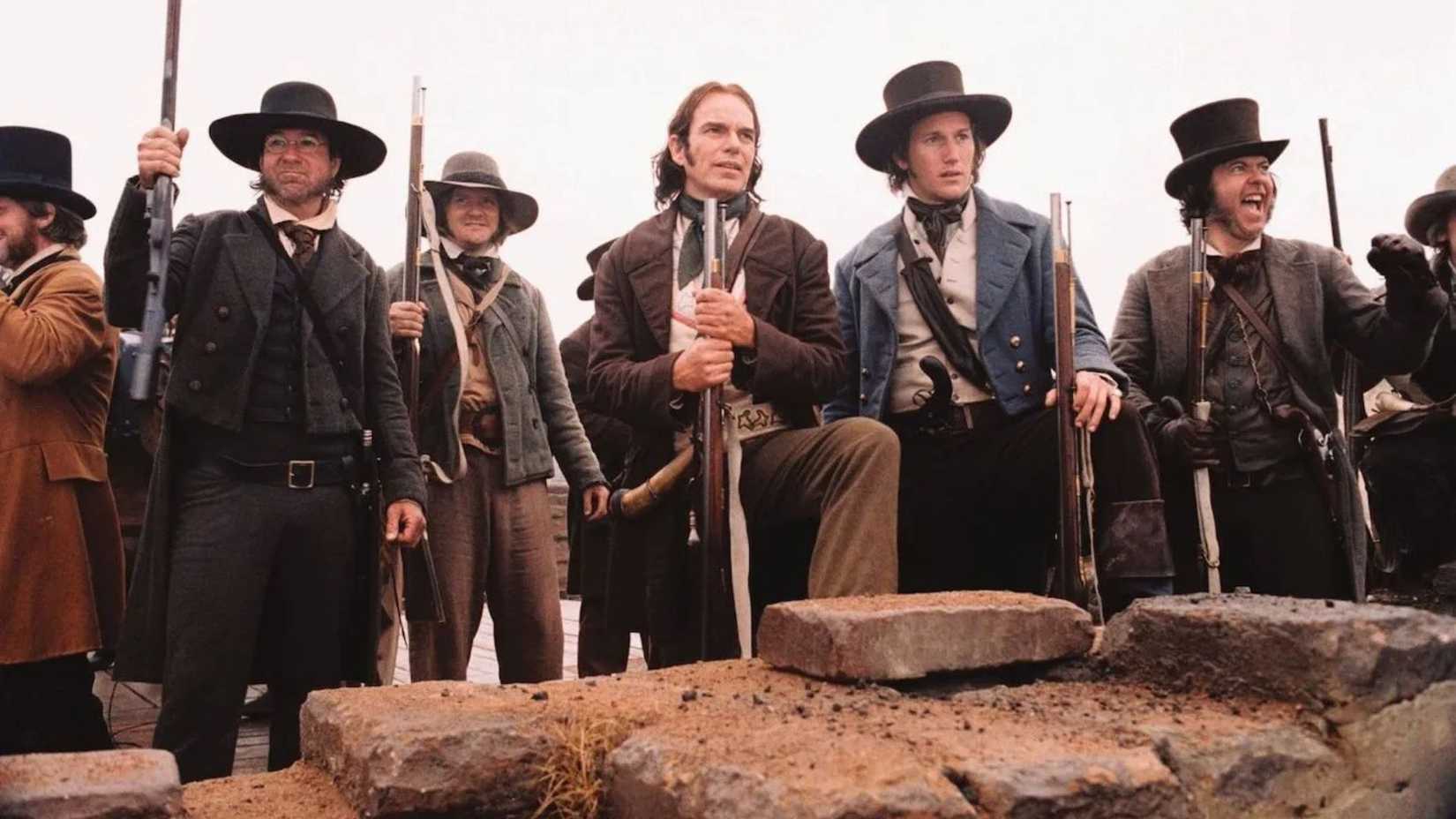 the men defending the alamo in the 2004 remake