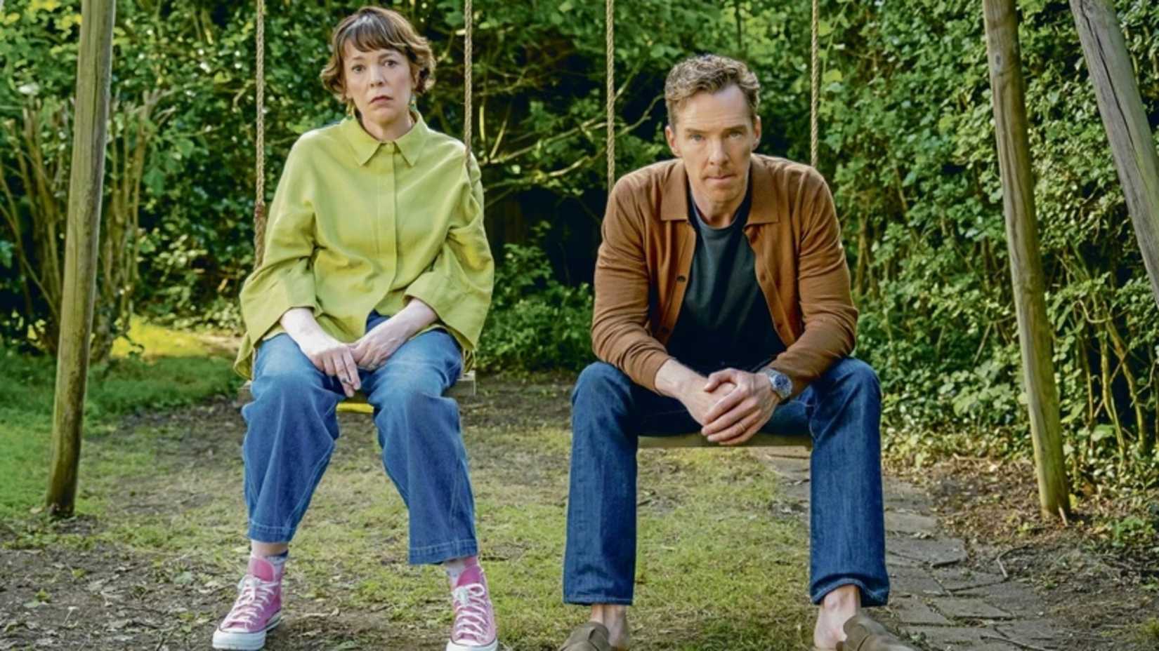 Benedict Cumberbatch and Olivia Colman in The Roses (2025)