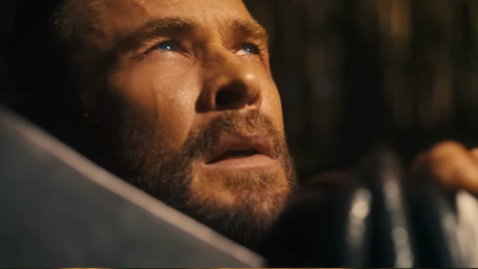 Thor Praying While Holding Stormbreaker in Doomsday Trailer