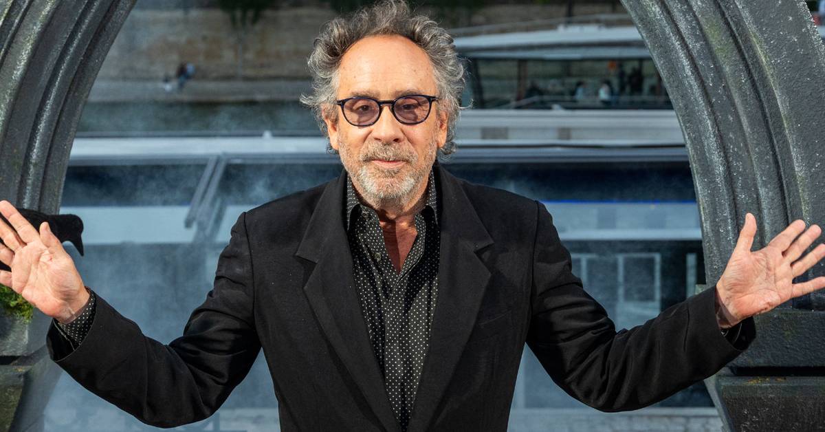 screenrant.com - Richard Craig - 27 Years Later, Tim Burton's Cult Classic Is Streaming For Free Ahead Of Sydney Sweeney Reboot