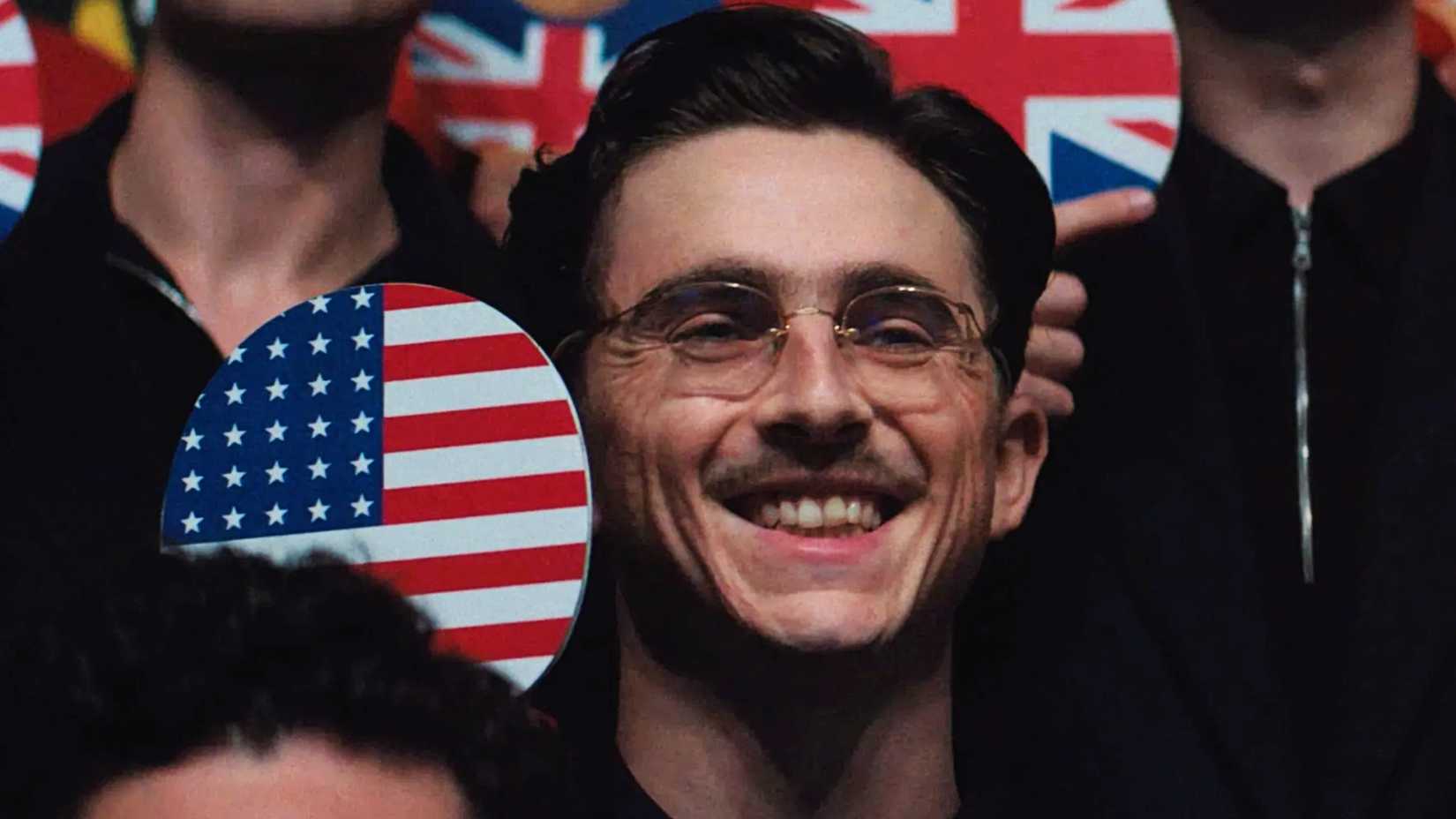 Timothée Chalamet como Marty em Marty Supreme