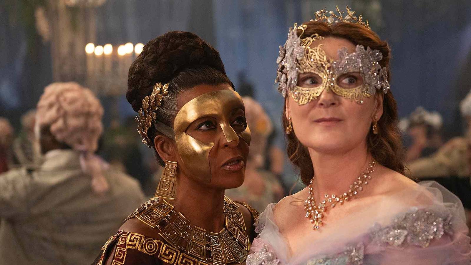 Violet y Lady Danbury en Bridgerton temporada 4