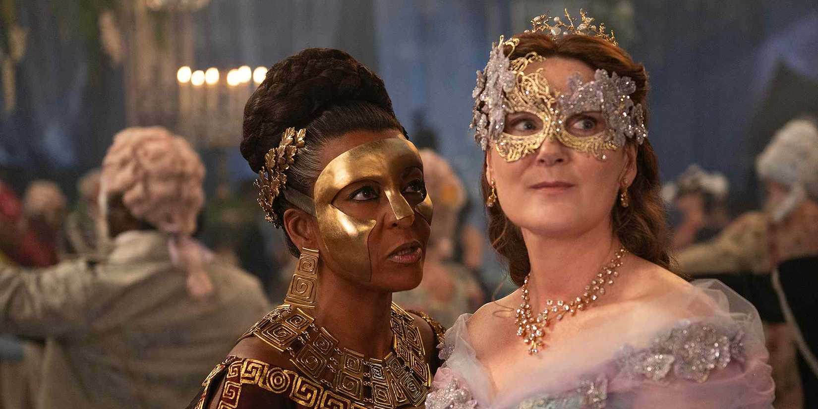 adjoa andoh as lady danbury ruth gemmell as lady violet bridgerton bridgerton 122525 ef0c2d7a88da4a0ca165cabfef0c5246