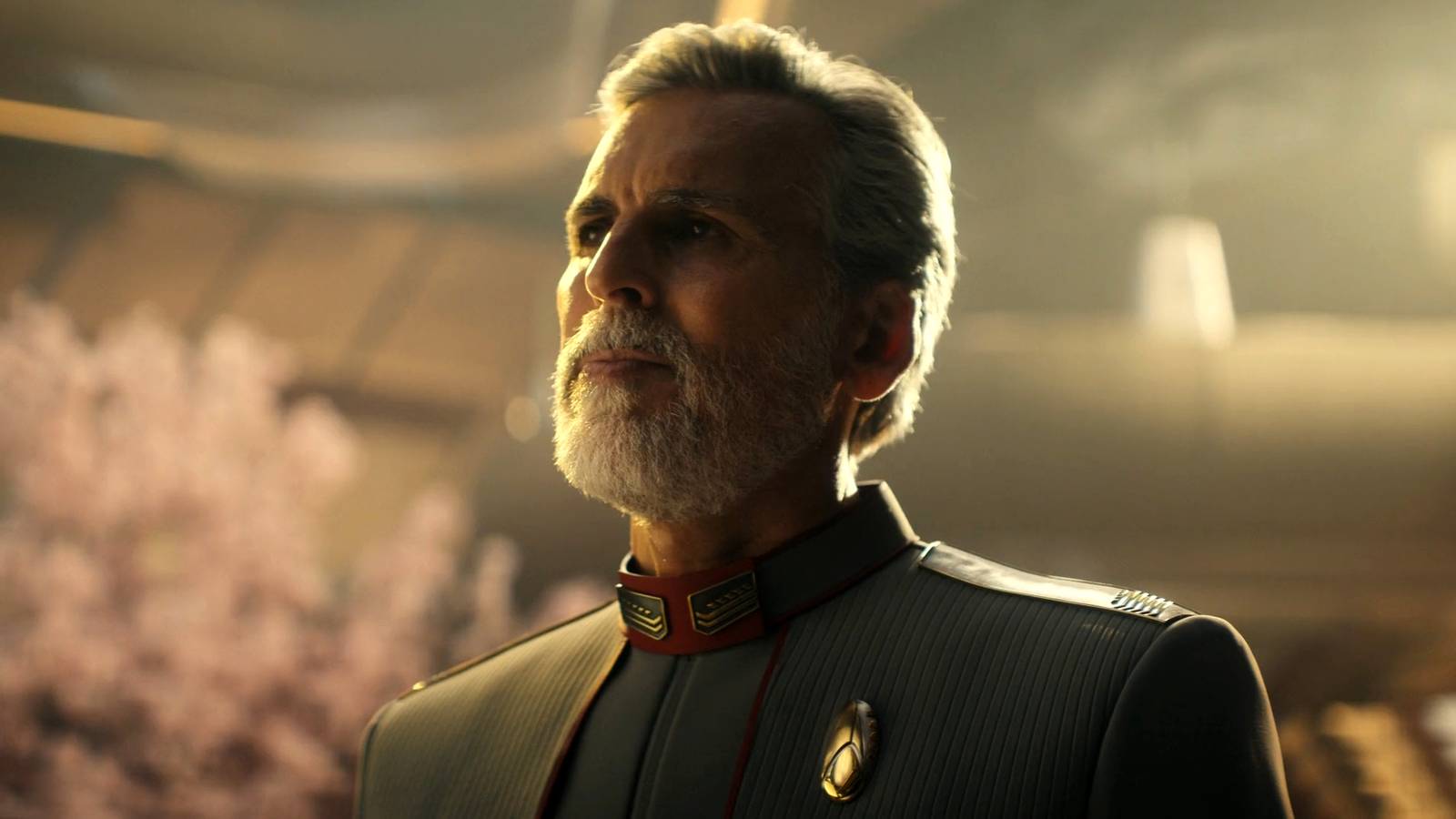 Starfleet Academy’s Lighter Tone & Working With Holly Hunter Starfleet Academy’s Lighter Tone & Working With Holly Hunter