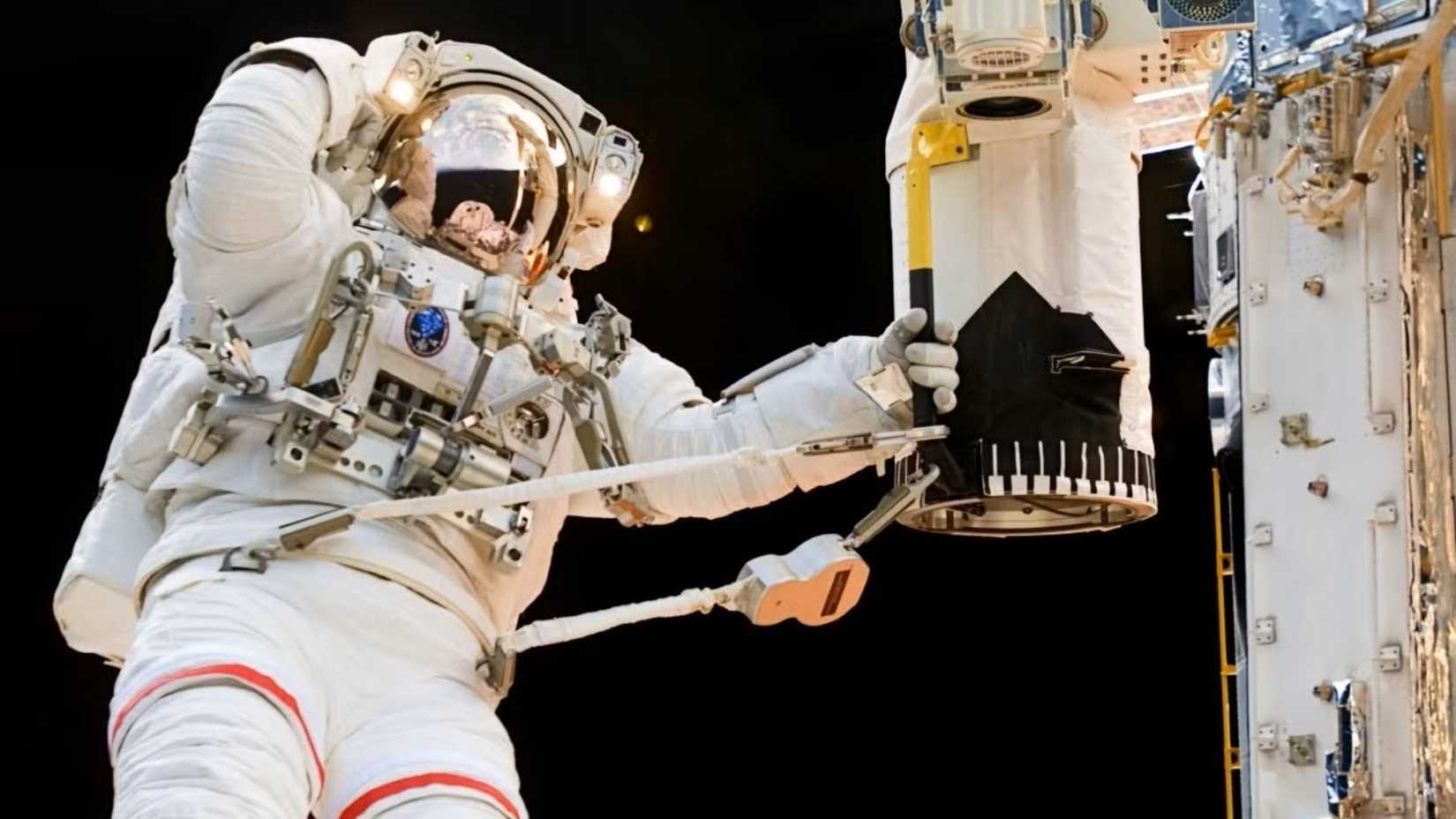Astronaut Services Hubble (1)