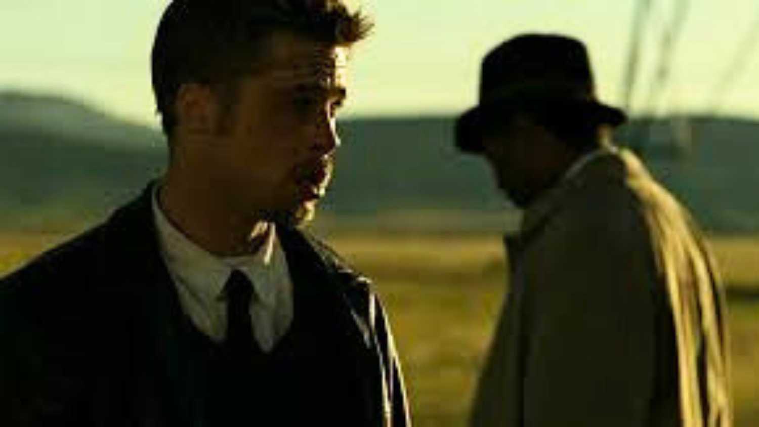 brad-pitt-as-david-mills-in-se7en Se7en Meets Zodiac in Netflix’s 74-Episode Psychological Thriller That’ll Keep You Hooked