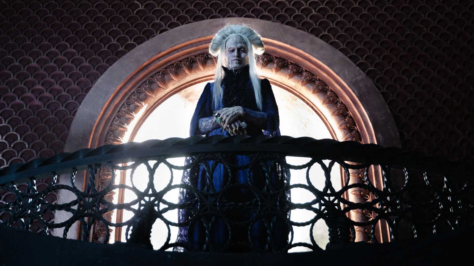 Caleb Landry Jones como Drácula no filme de 2026.