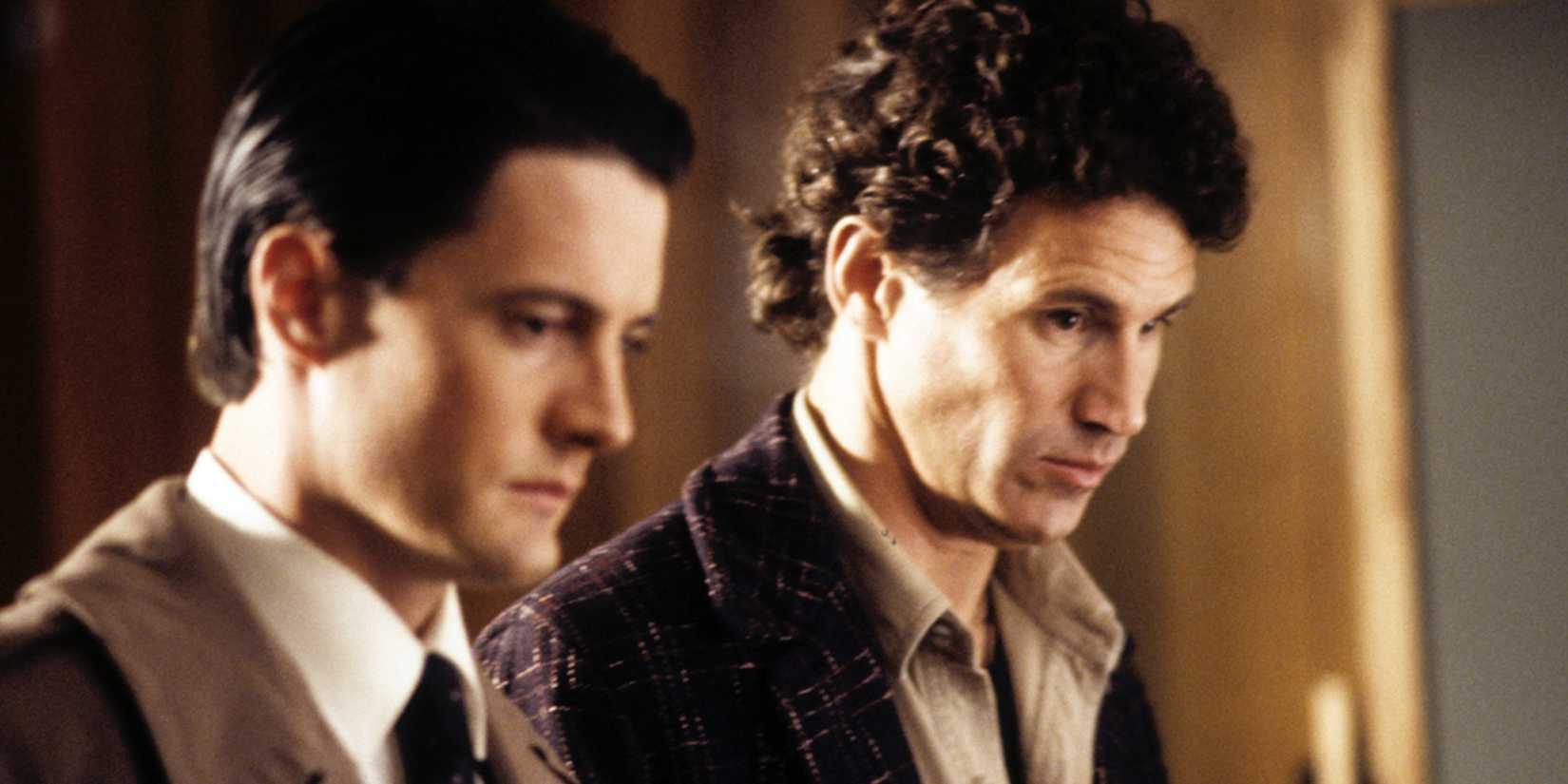 Cooper e Harry chocados em Twin Peaks