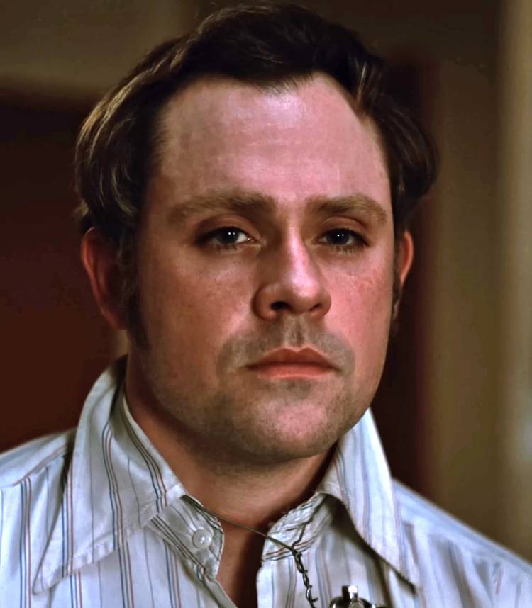 Dacre Montgomery's Richard looking tired in Dead Man's Wire