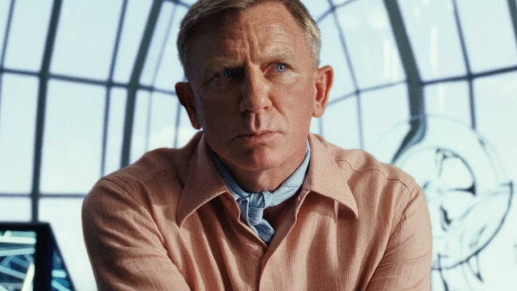 daniel craig's benoit blanc from knives out glass onion