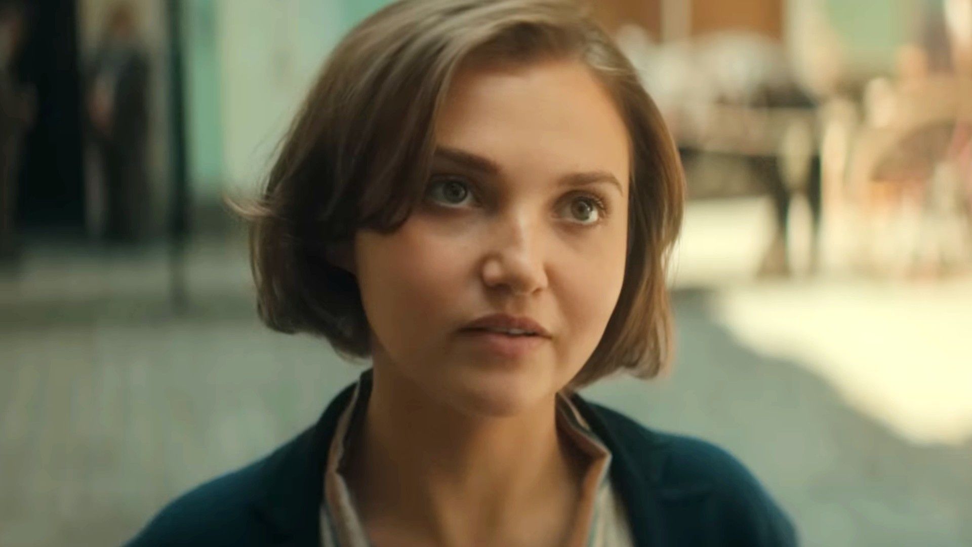 Eileen Bundle is speaking to someone in The Seven Dials