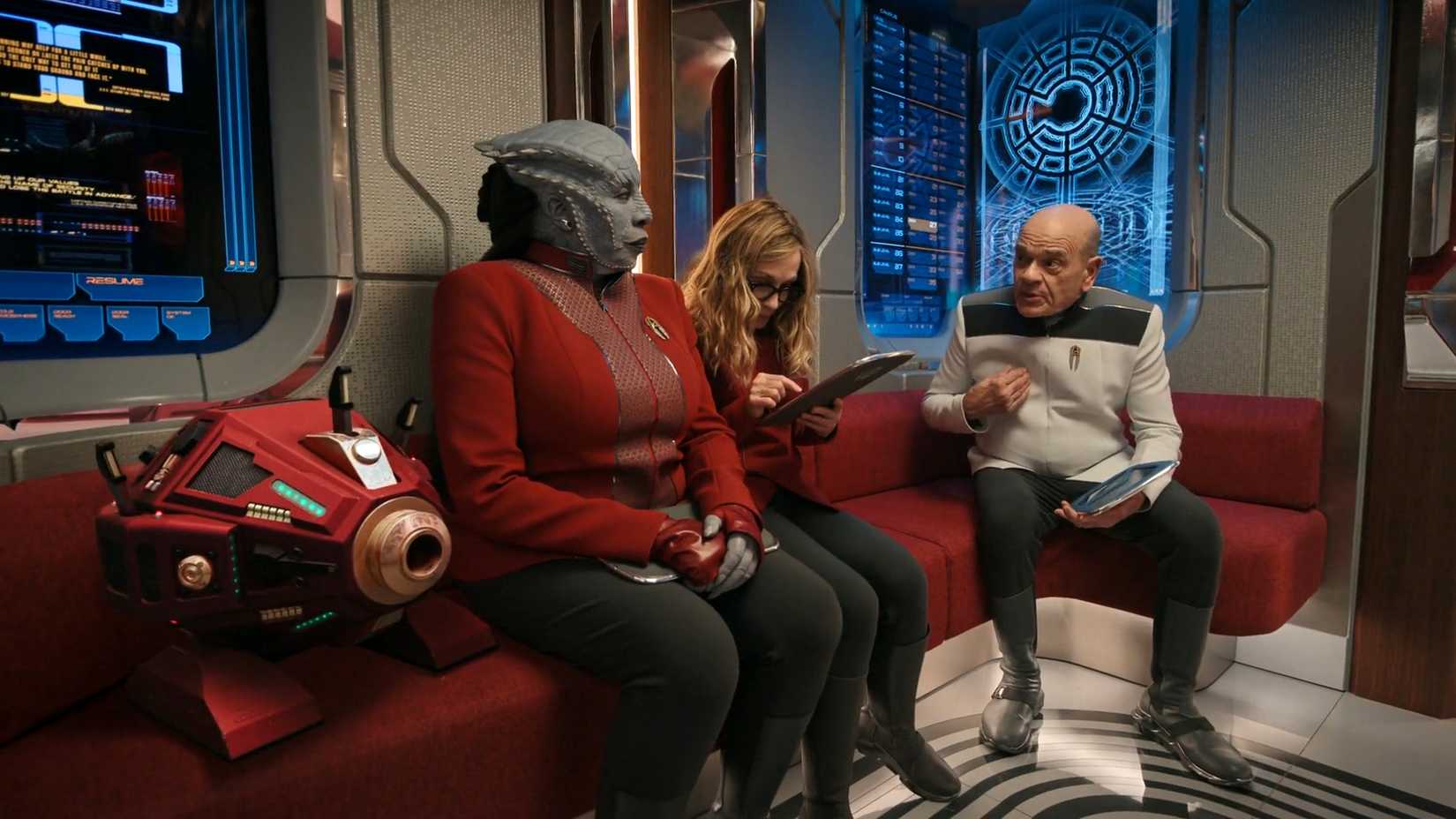 Exocomp Lura Ake Doctor Turbolift Starfleet Academy