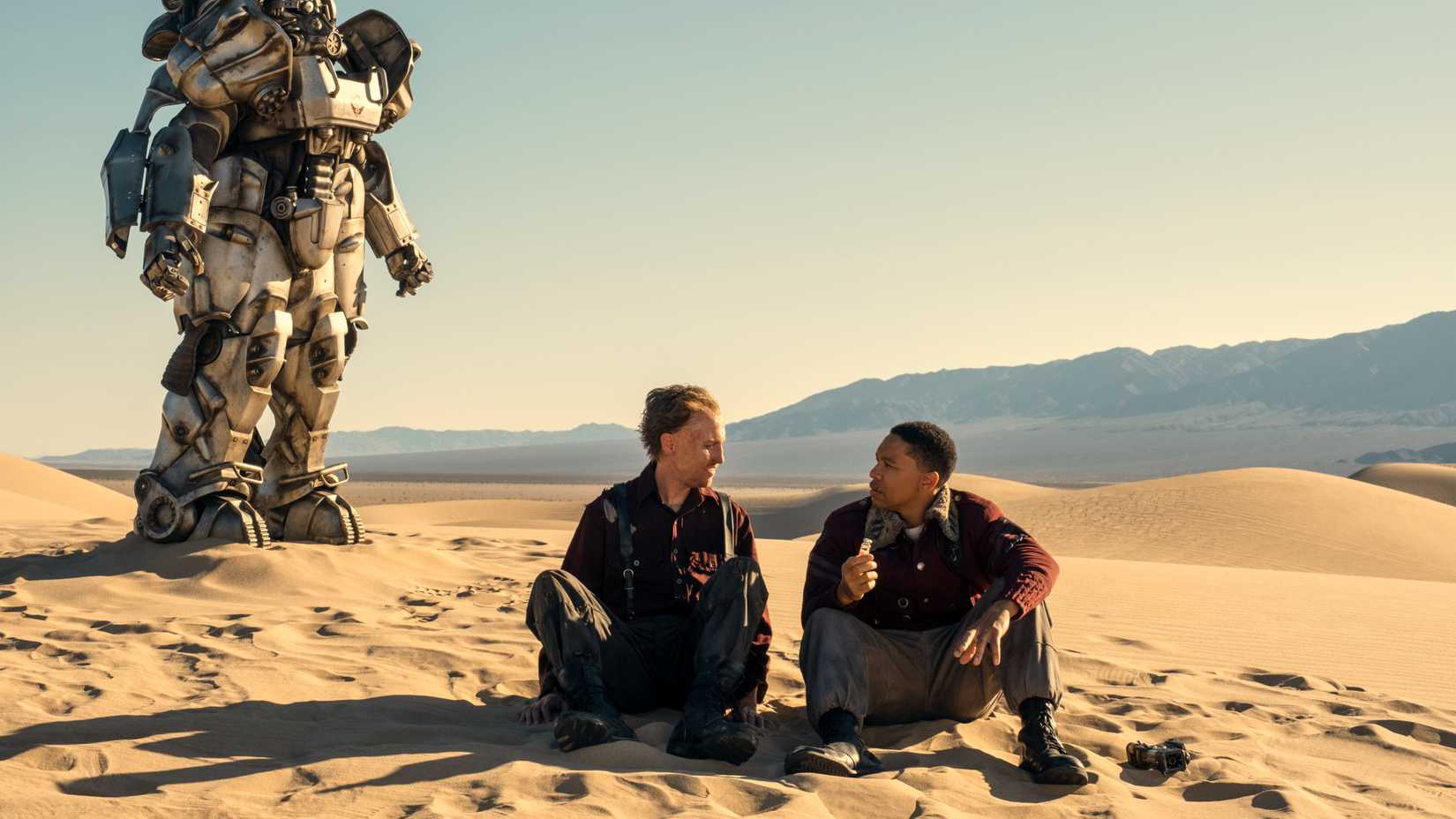 Thaddeus e Maximus no deserto em Fallout