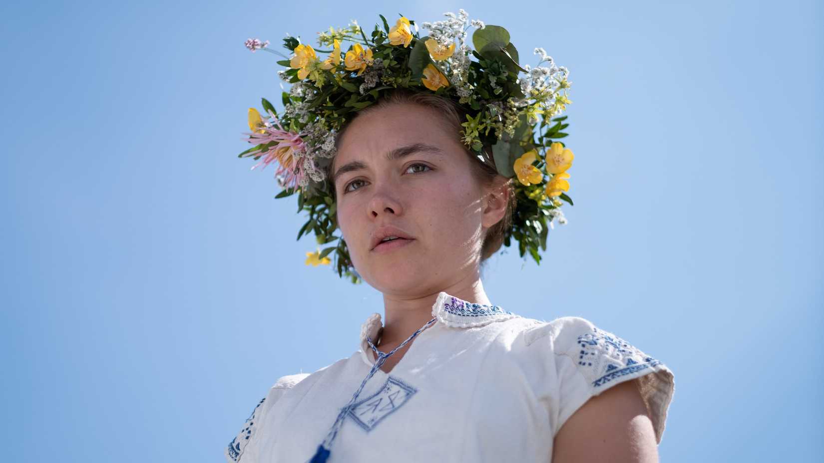 florence pugh as dani with a flower crown in midsommar