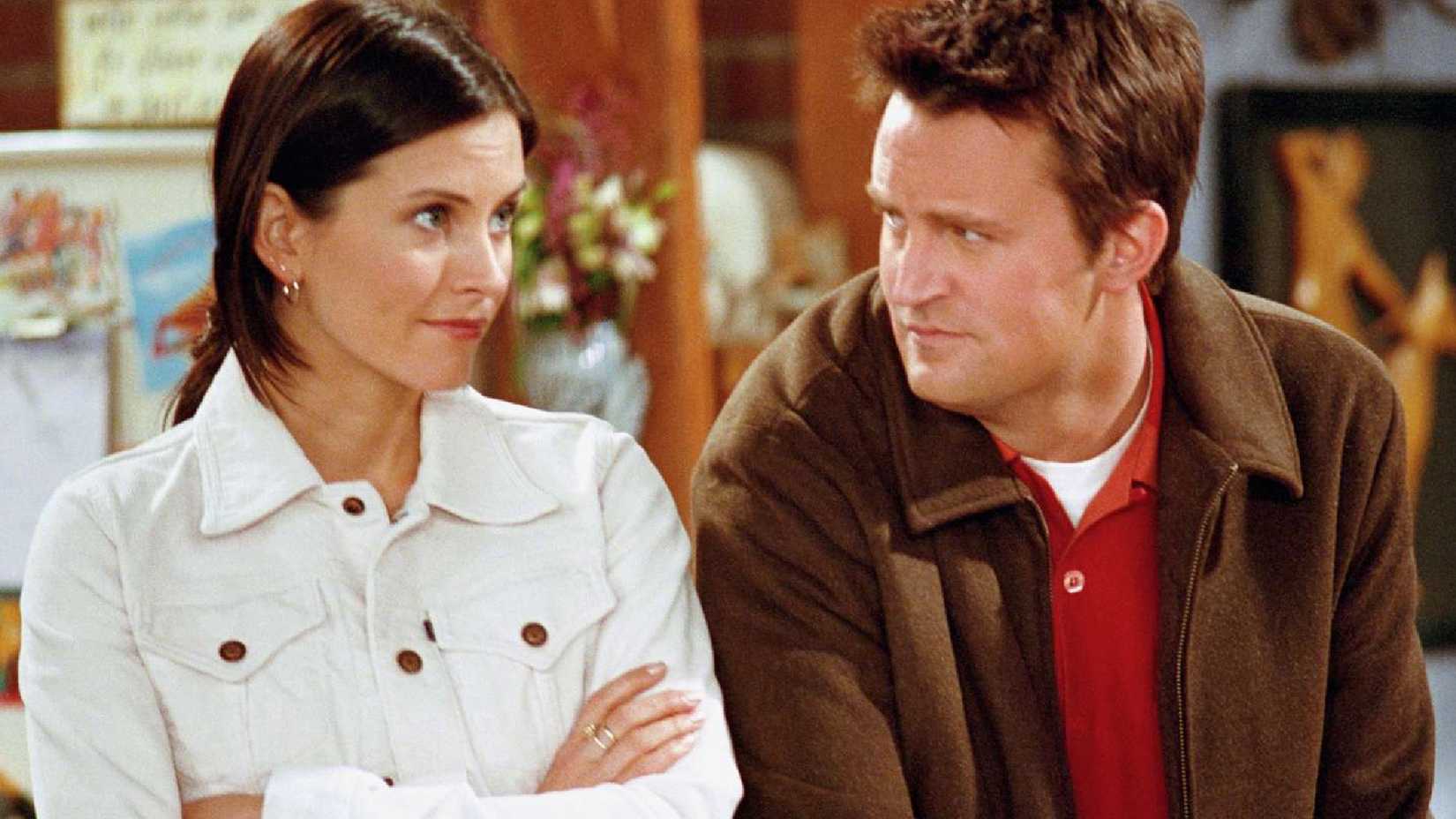 Across 10 Seasons, Every FRIENDS Character Kissed (With One Surprise Exception)