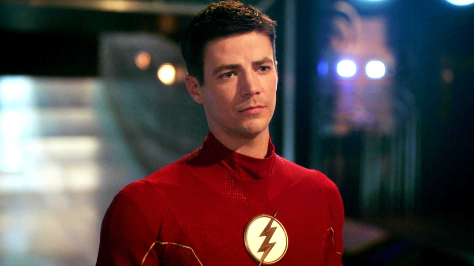 Grant Gustin sério em The Flash temporada 8