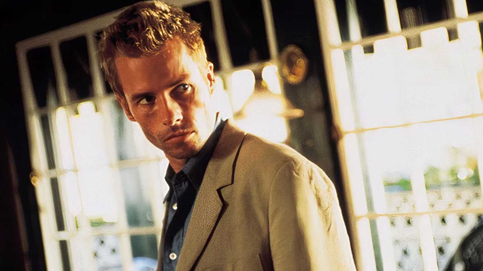 Guy Pearce as Leonard in Memento