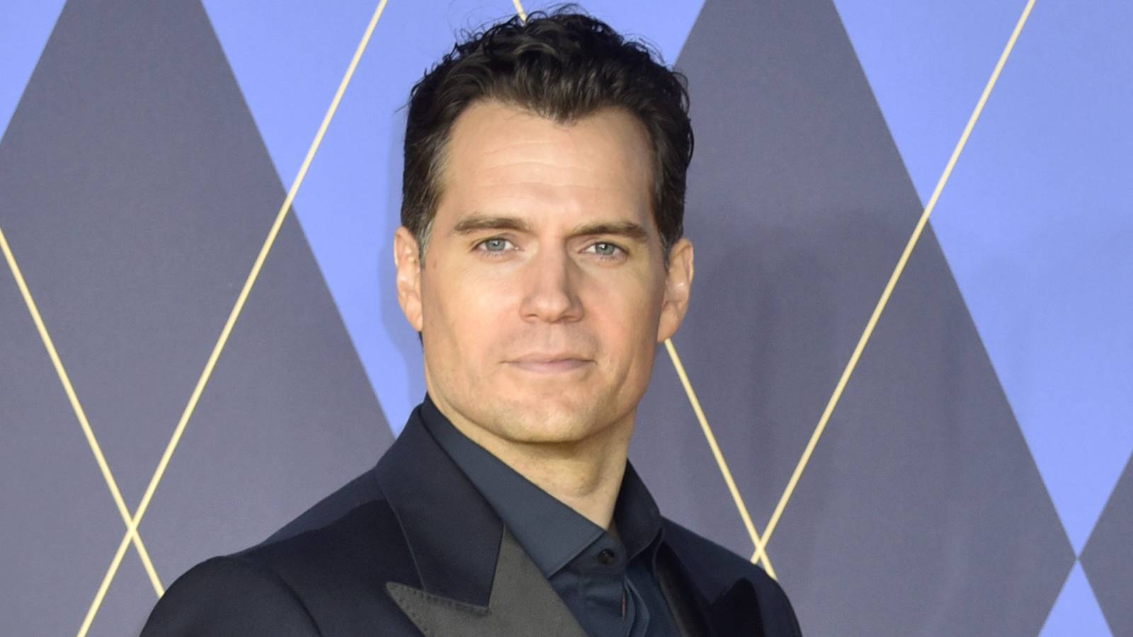 Henry Cavill posiert bei der Argylle-Premiere