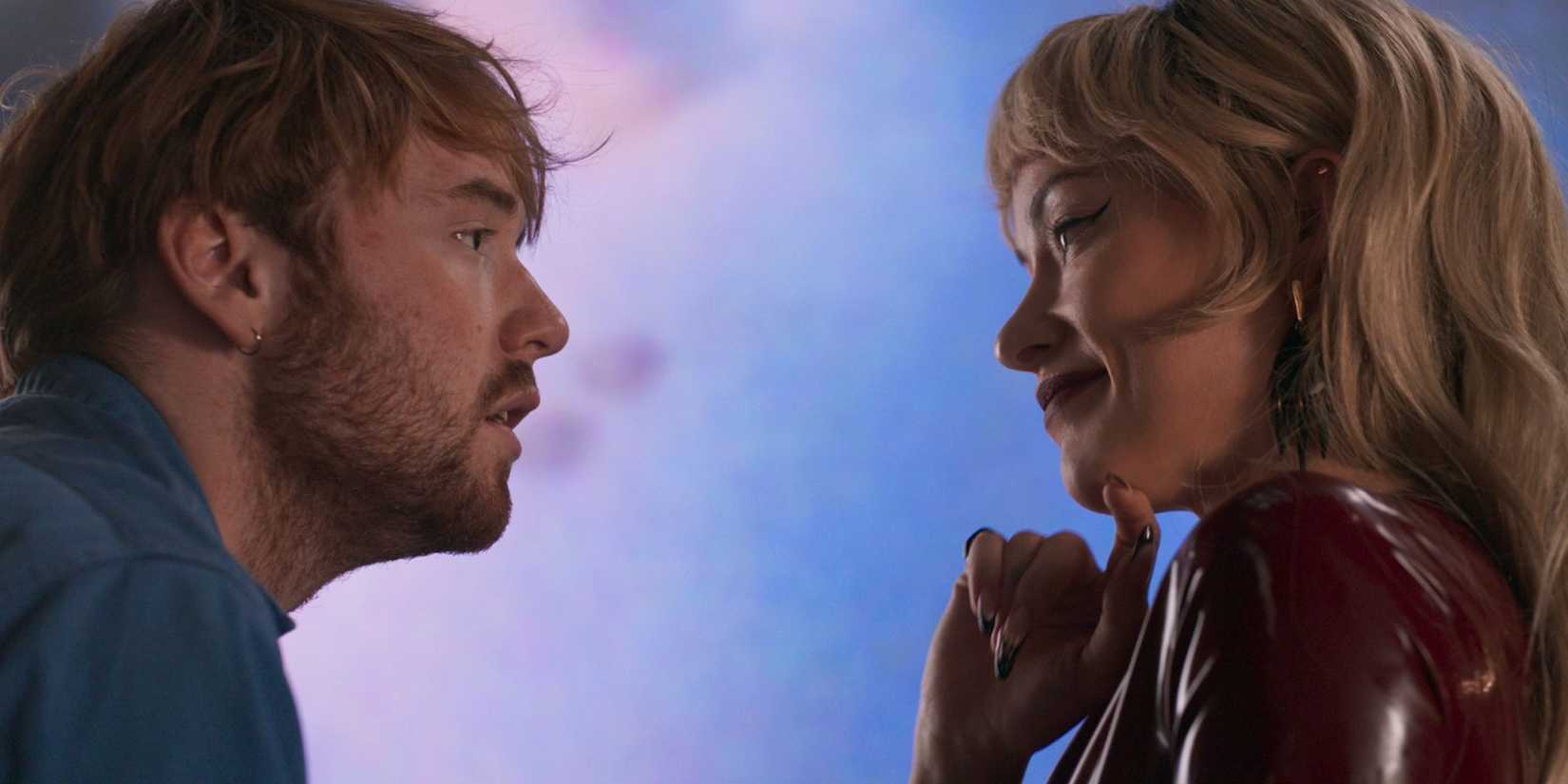 Cooper Hoffman e Olivia Wilde em I Want Your Sex