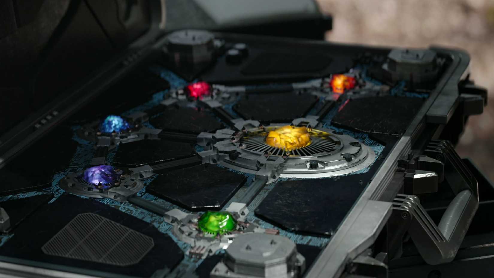 Infinity Stones in a case in Avengers: Endgame