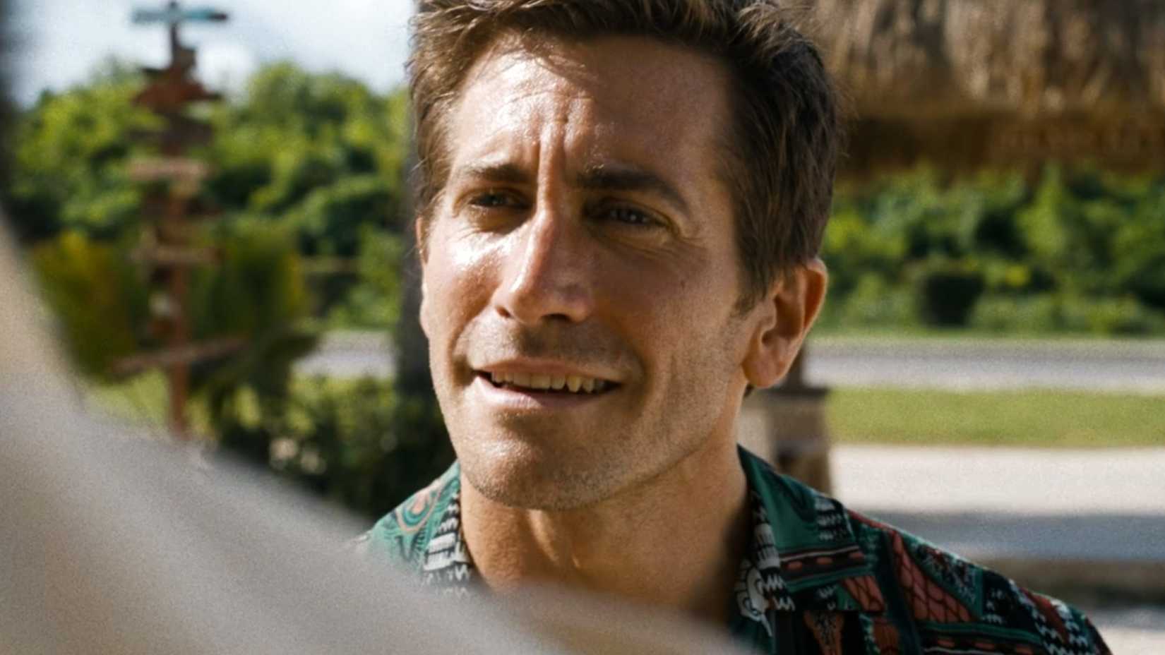 jake gyllenhaal shaking hands with someone in road house 2