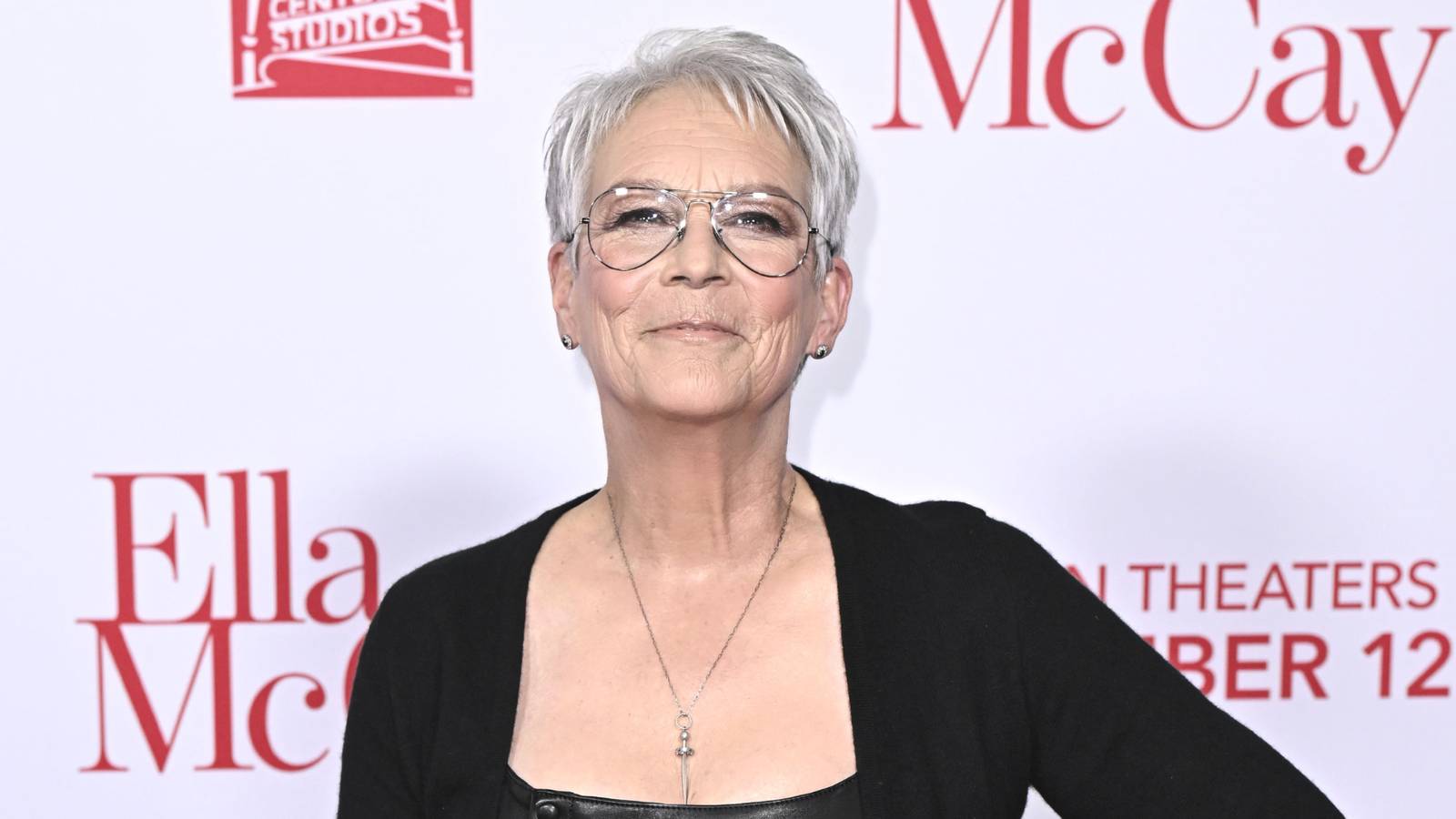 Jamie Lee Curtis’ Reboot Of 12-Part Murder Mystery Delays Release Date To Avoid Major Box Office Battle