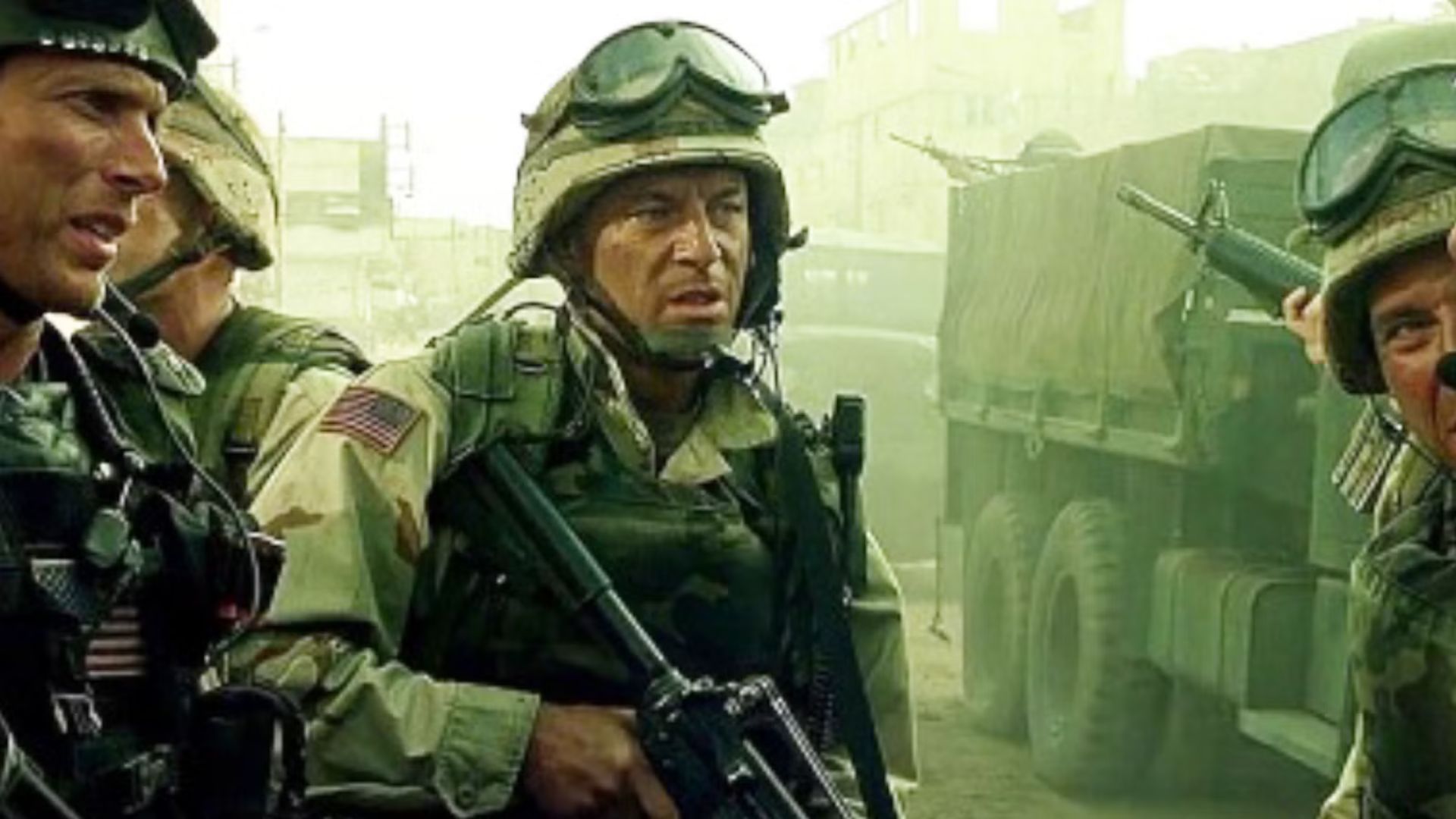 jason-isaacs-as-steele-in-black-hawk-down 8 Best Ridley Scott Movies Of The Last 30 Years, Ranked