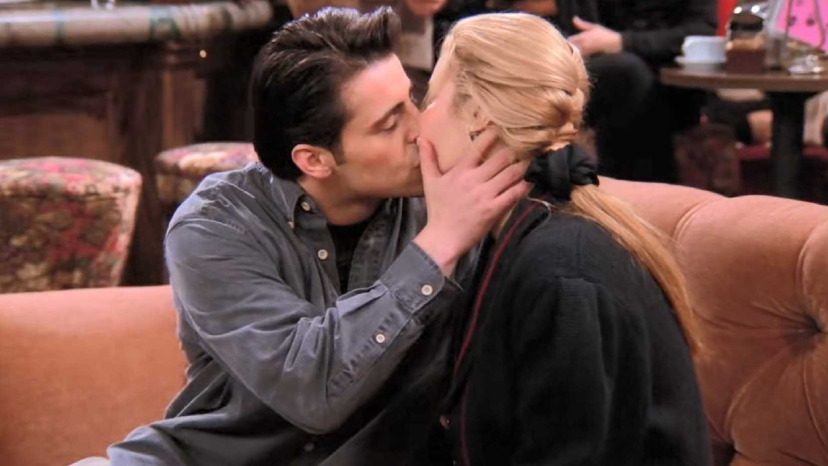Across 10 Seasons, Every FRIENDS Character Kissed (With One Surprise Exception)