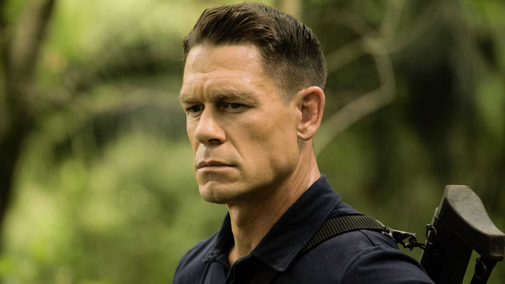 John Cena como Mason Pettits em Freelance