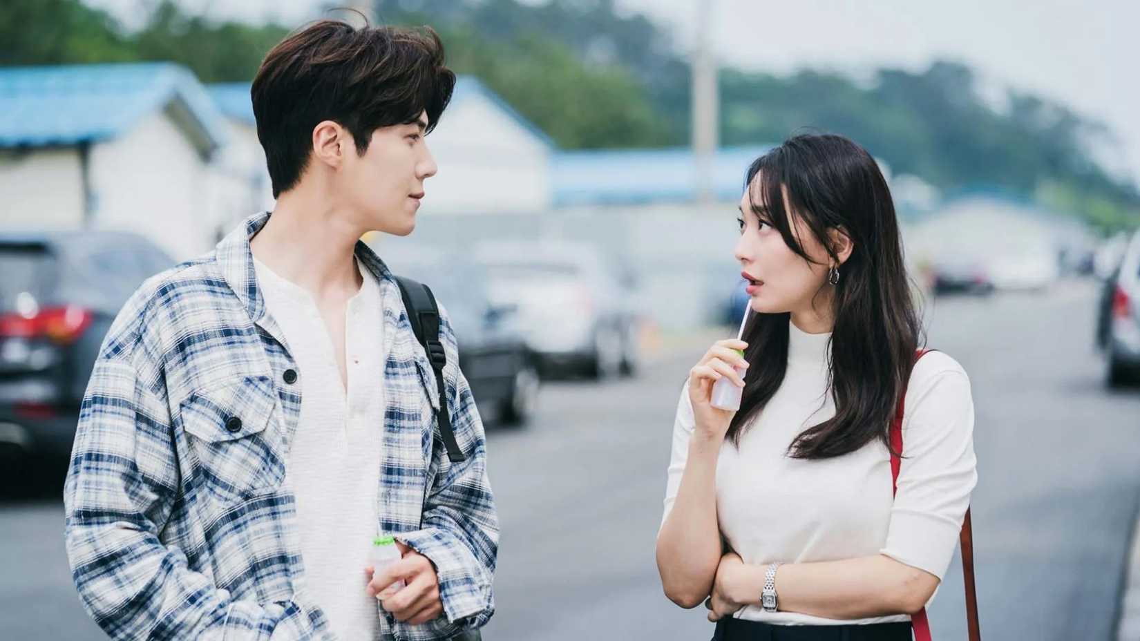 Kim Seon-ho e Shin Min-a no K-drama Hometown Cha-Cha-Cha.