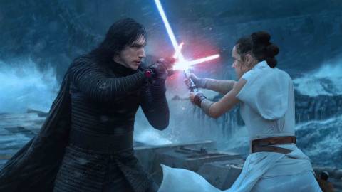 Kylo Ren (Adam Driver) and Rey (Daisy Ridley) dueling in Star Wars: The Rise of Skywalker 
