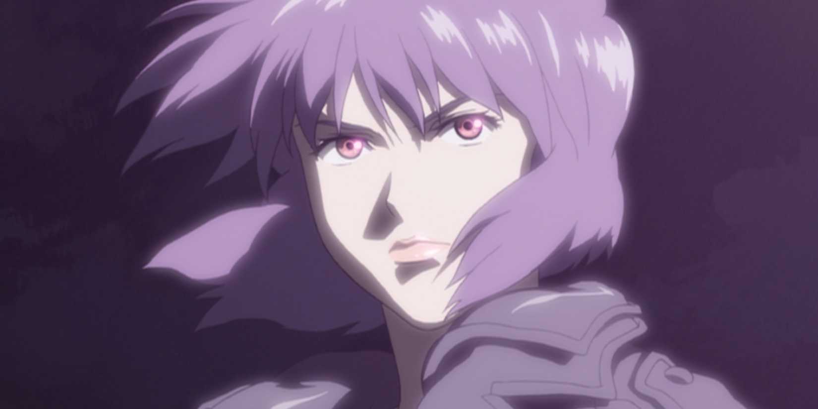 Major em uma cena de ação em Ghost in the Shell: Stand Alone Complex