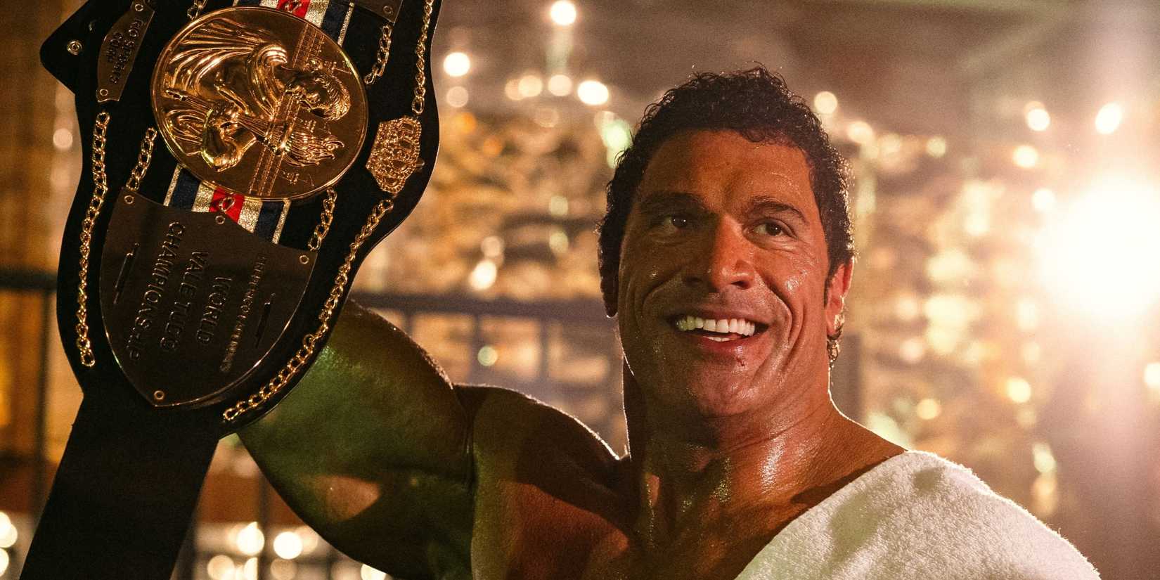 Mark Kerr lifting a belt in The Smashing Machine