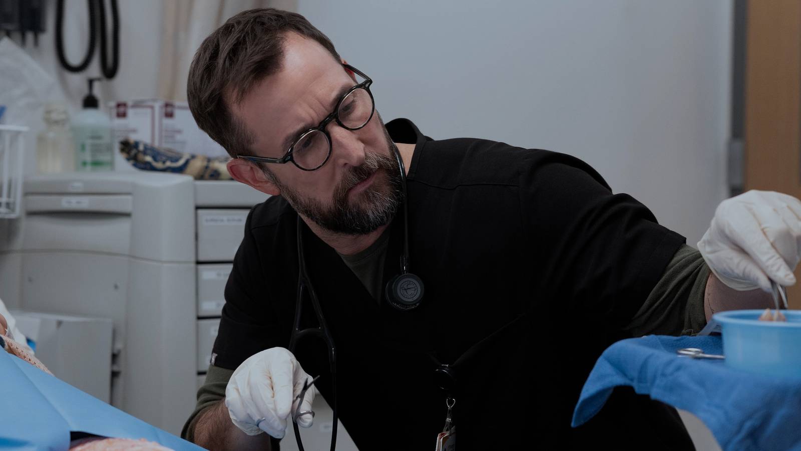 The Pitt's Dr. Robby Seems Remarkably Popular Around The Emergency Room