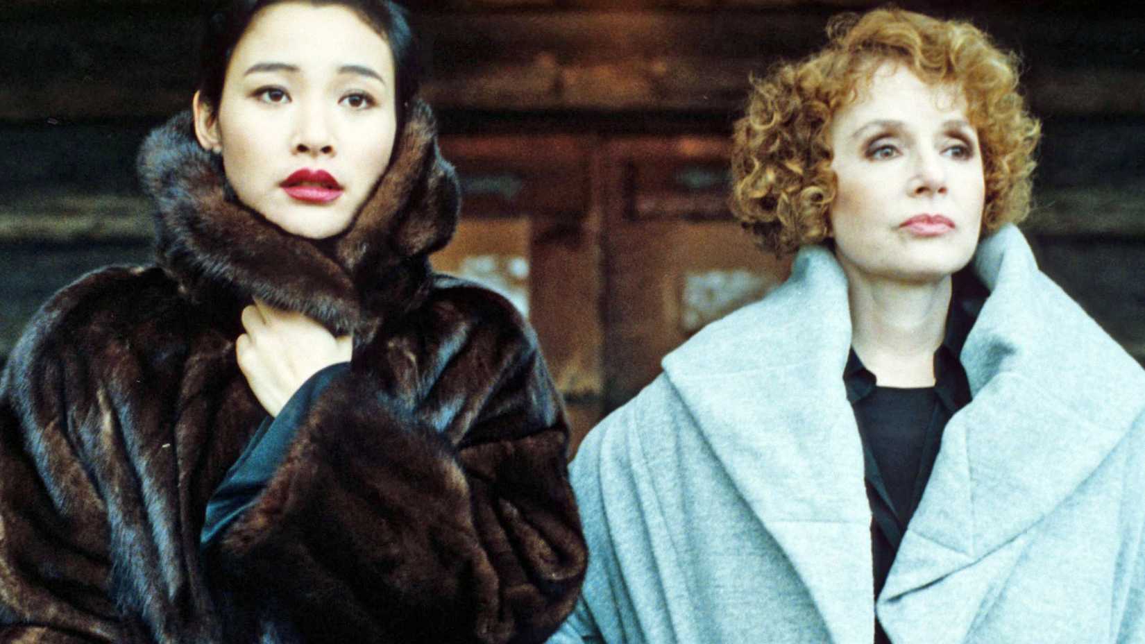 piper laurie and joan chen in twin peaks