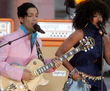10 Rock Songs That Defined The Genre In The Early 2000s
