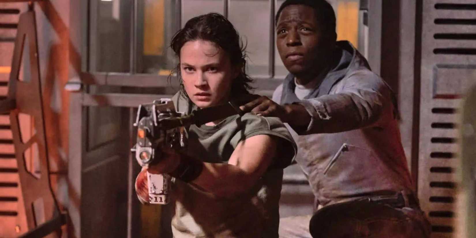 Rain e Andy em Alien: Romulus