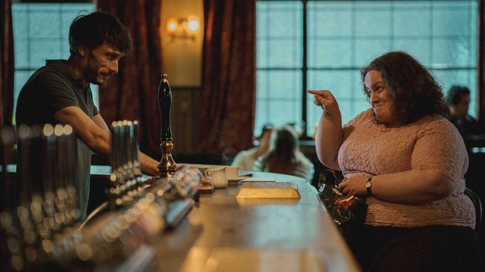 10 Netflix Miniseries That Get Better With Every Episode 7 Richard Gadd as Donny and Jessica Gunning as Martha talk at the bar.