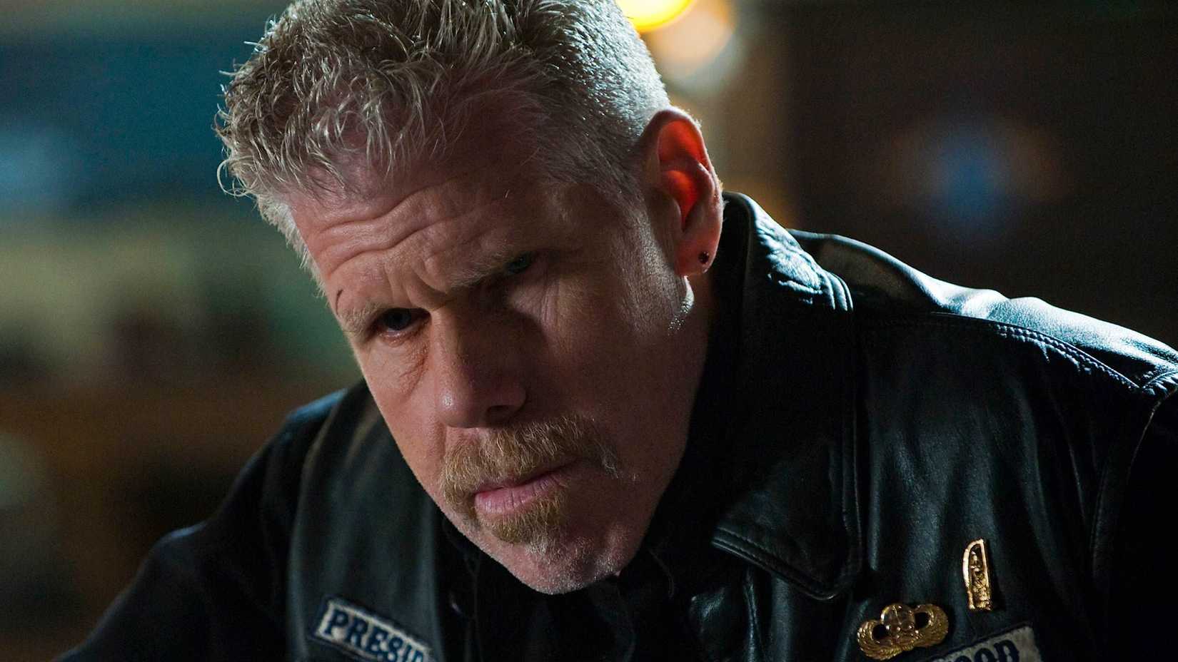 Ron Perlman como Clay Morrow em Sons of Anarchy