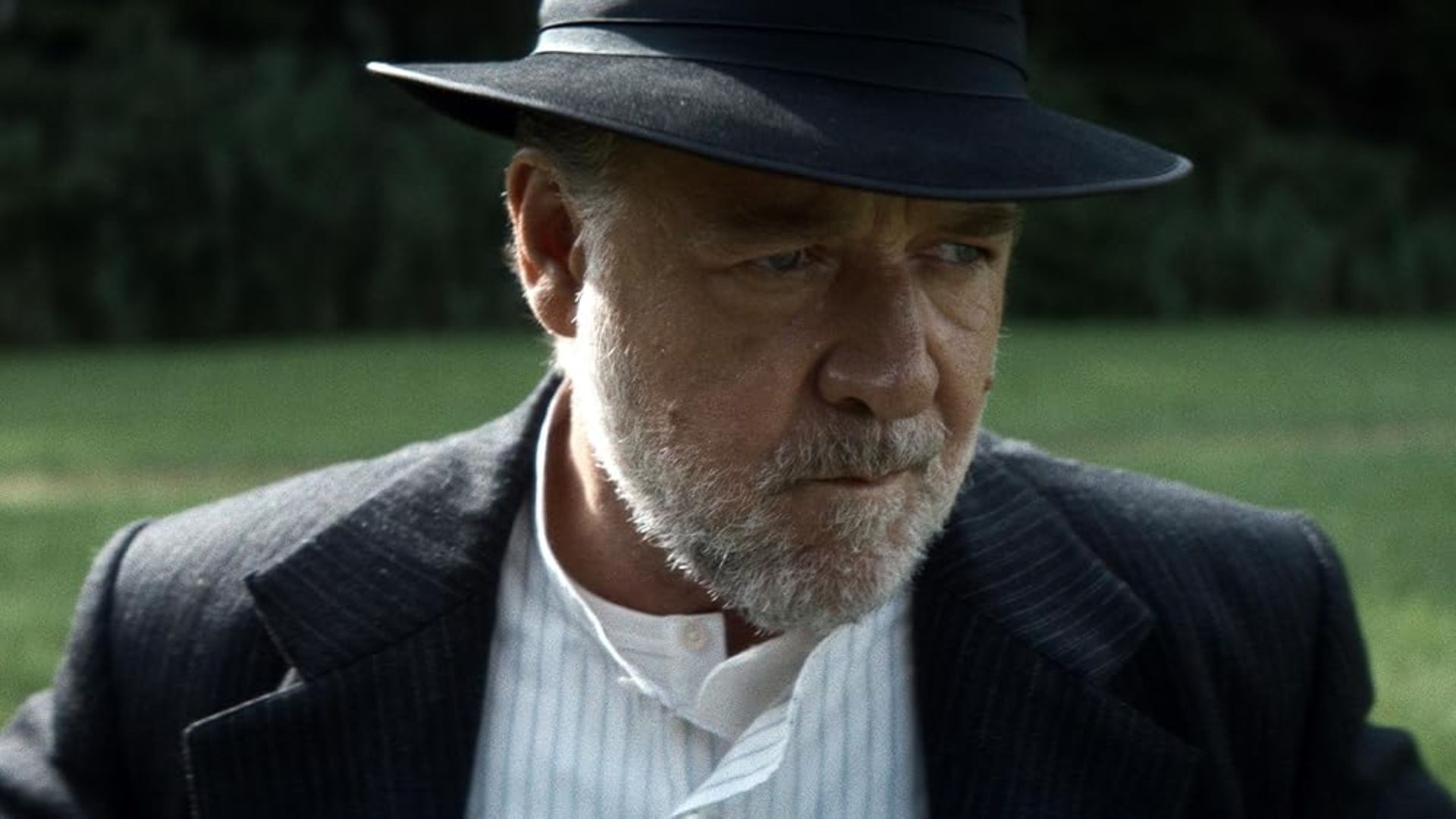 Russell Crowe Gives Ethan Hawke A Deadly Mission In New Thriller Movie The Weight image